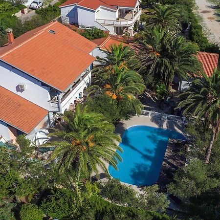 Beach Boy & Pool Girl Apartments Vir Buitenkant foto