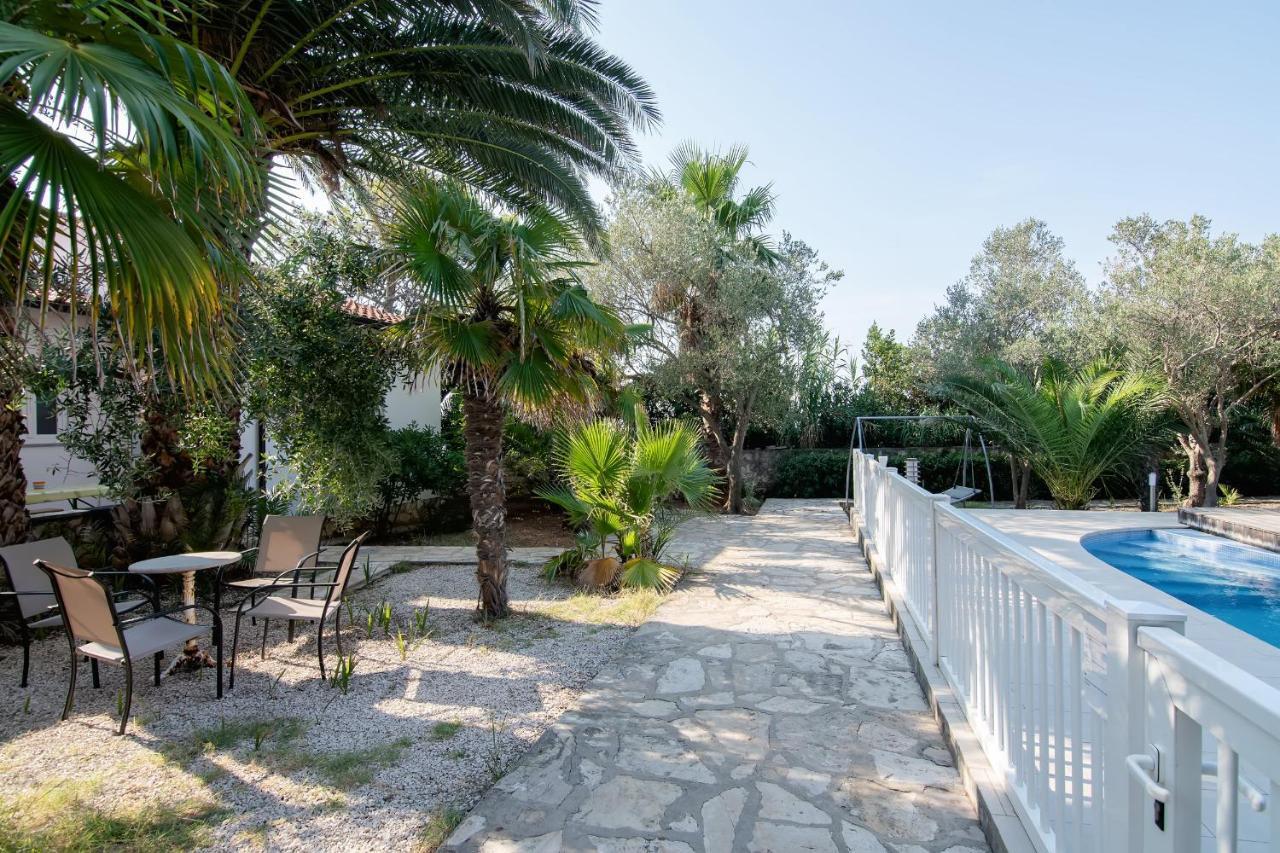 Beach Boy & Pool Girl Apartments Vir Buitenkant foto