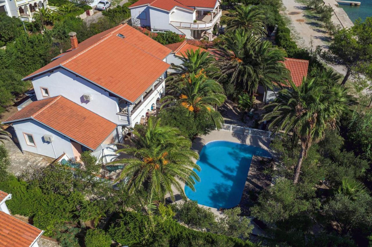 Beach Boy & Pool Girl Apartments Vir Buitenkant foto